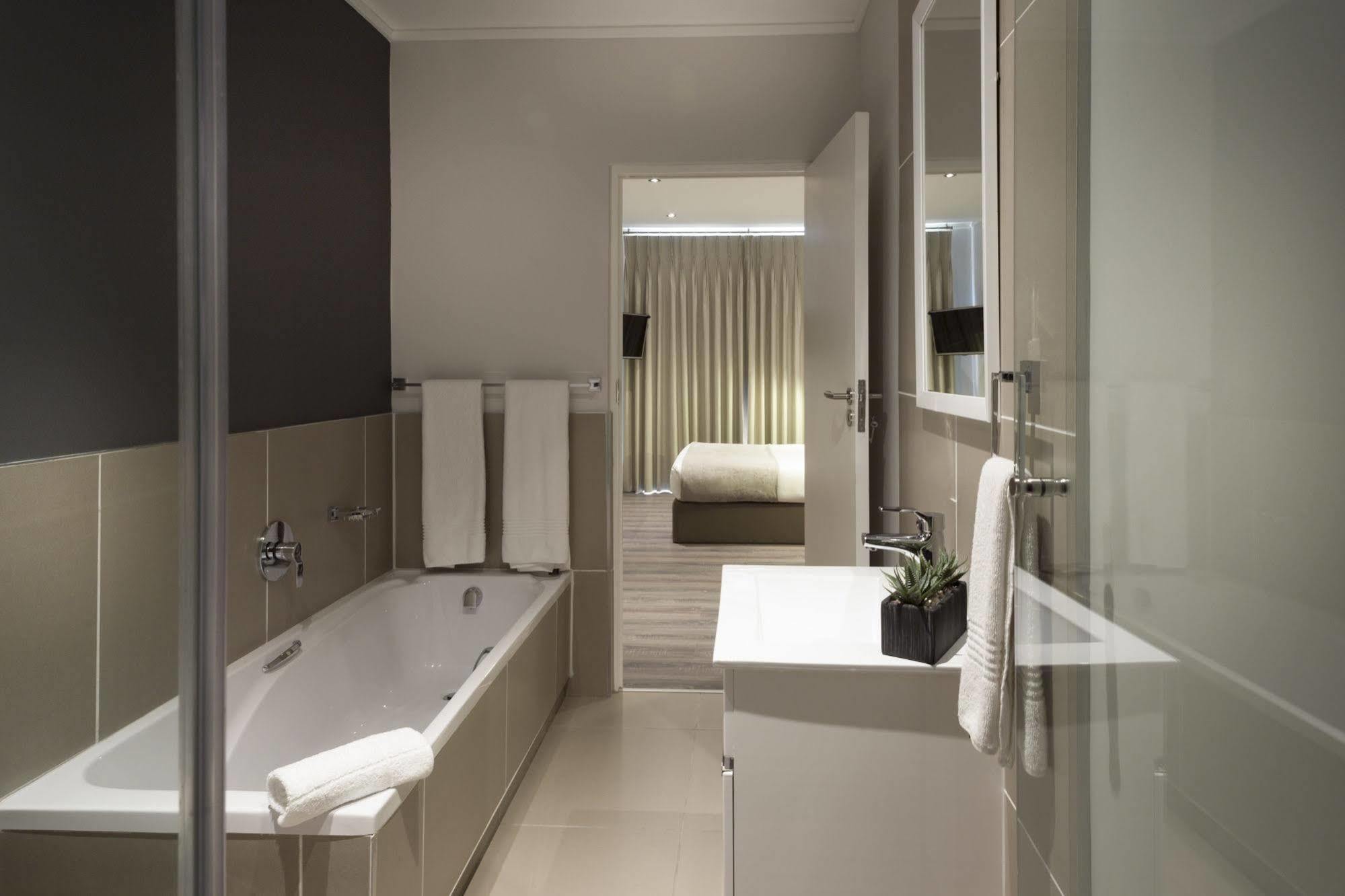 Apartamento C.A.G - Upper East Side Sandton Exterior foto